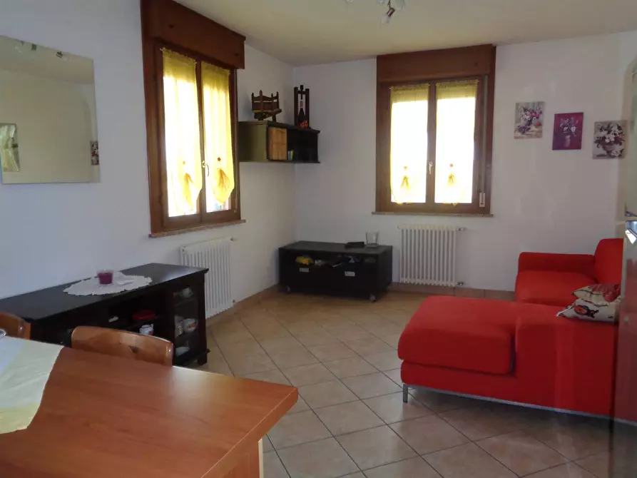 Immagine 1 di Appartamento in vendita  a Correggio