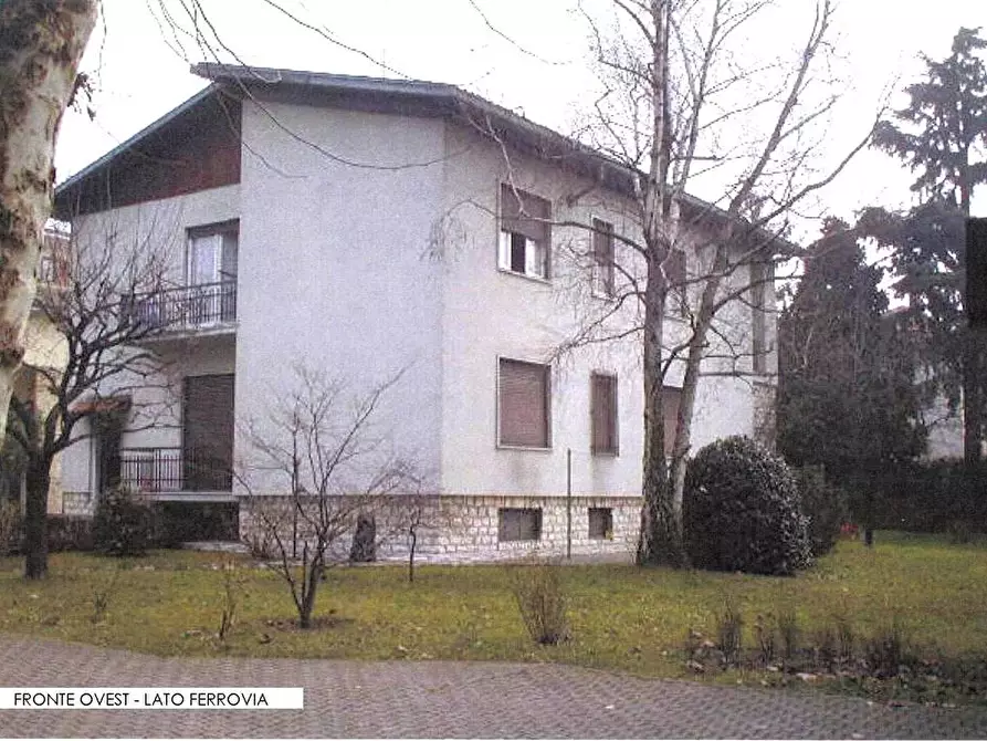 Immagine 1 di Villa in vendita  in PAISIELLO a Vignate