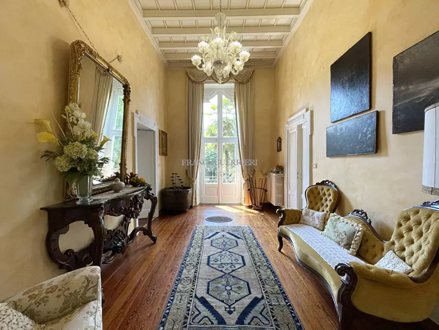 Immagine 1 di Villa in vendita  in Via San Giuseppe a Merate