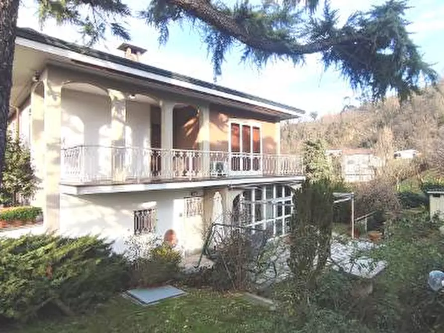 Immagine 1 di Villa in vendita  a Broni