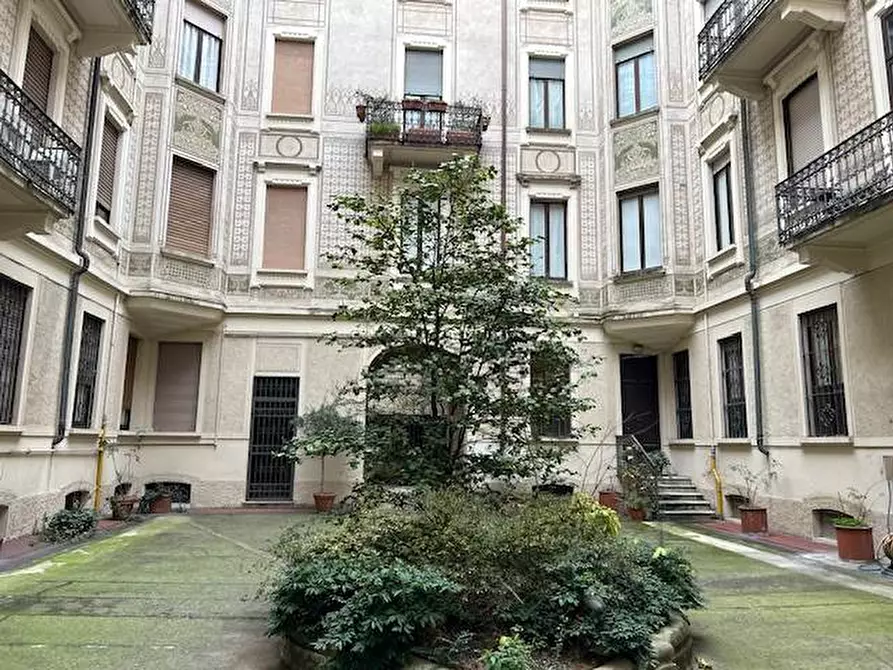 Immagine 1 di Appartamento in vendita  in Via Telesio a Milano