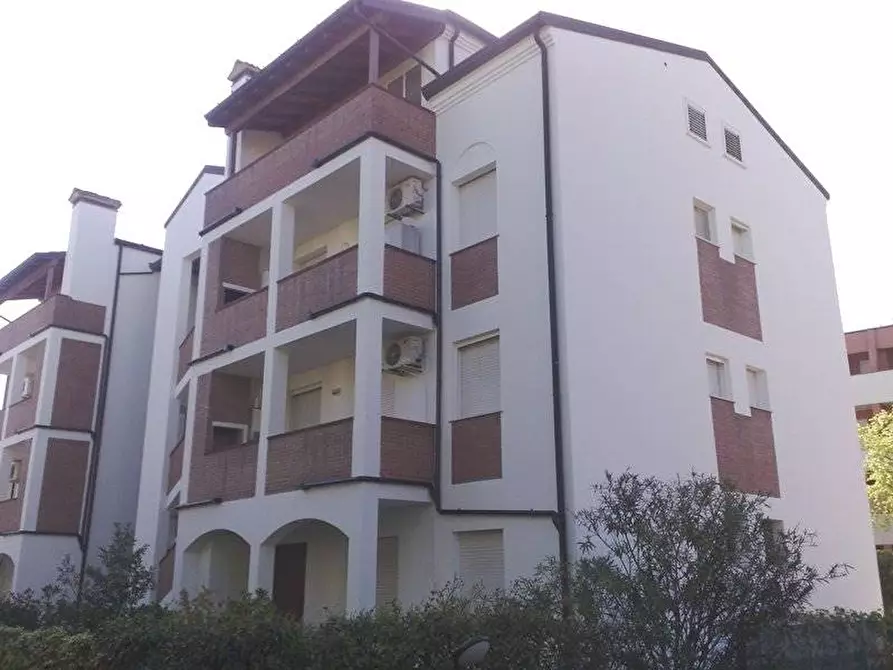 Immagine 1 di Appartamento in vendita  in Via Raffaello Sanzio a Comacchio