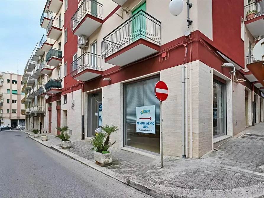 Immagine 1 di Negozio in affitto  in Via Antonio Karusio a Putignano