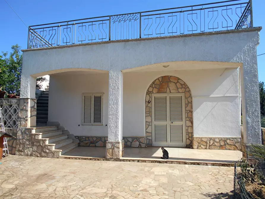 Immagine 1 di Villa in vendita  in Contrada Montedoro a Noci