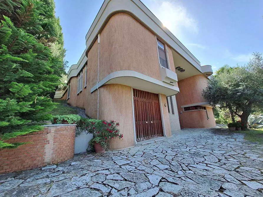 Immagine 1 di Villa in vendita  a Appignano