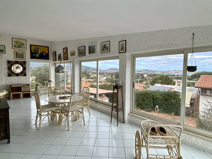 Immagine 1 di Villa in vendita  a Portoferraio