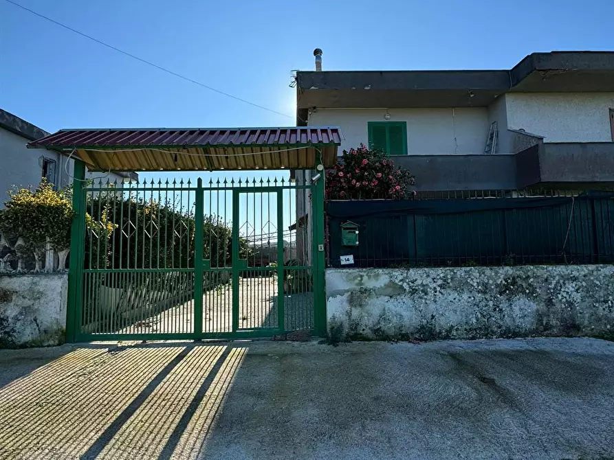 Immagine 1 di Villa in vendita  a Cancello Ed Arnone