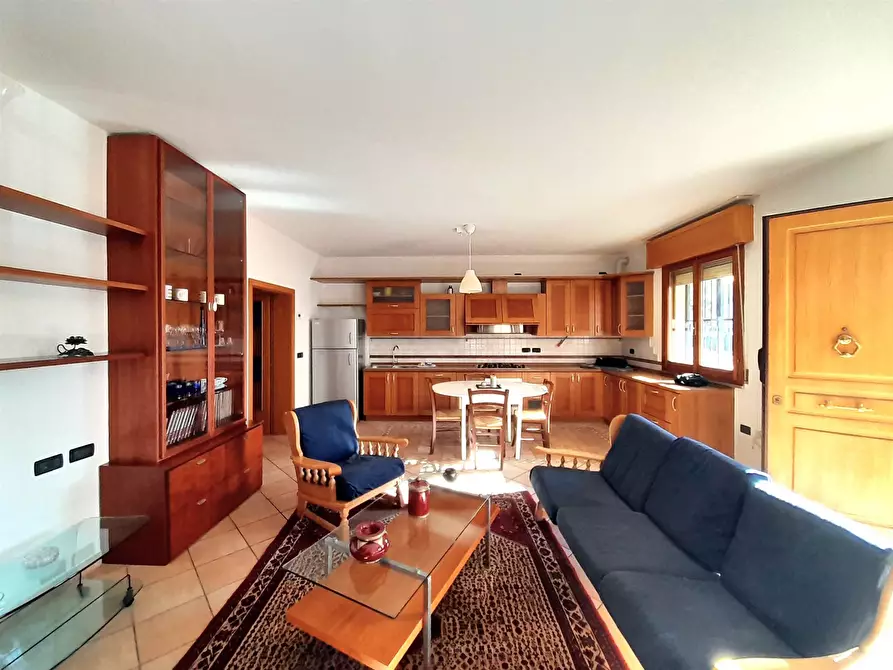Immagine 1 di Appartamento in vendita  in Via Del Gelso a Santarcangelo Di Romagna