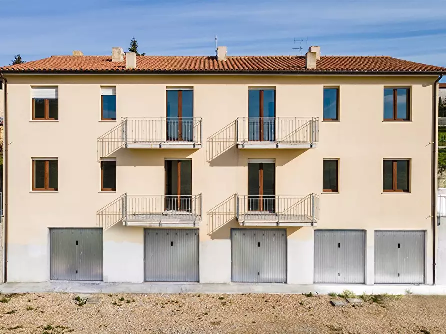 Immagine 1 di Appartamento in vendita  in via San Giovanni a Staffolo