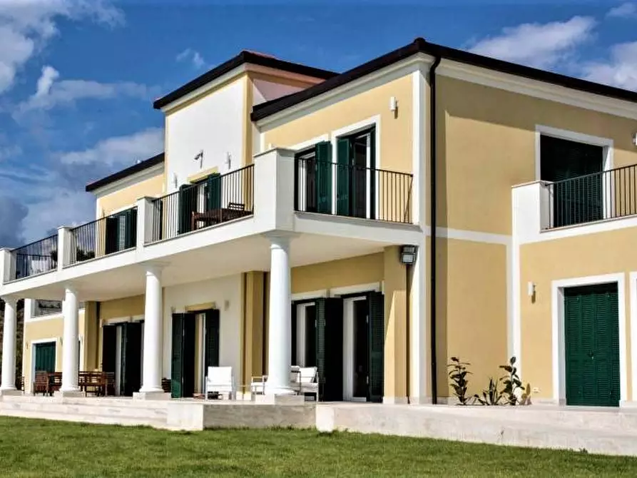 Immagine 1 di Villa in vendita  a Badalucco
