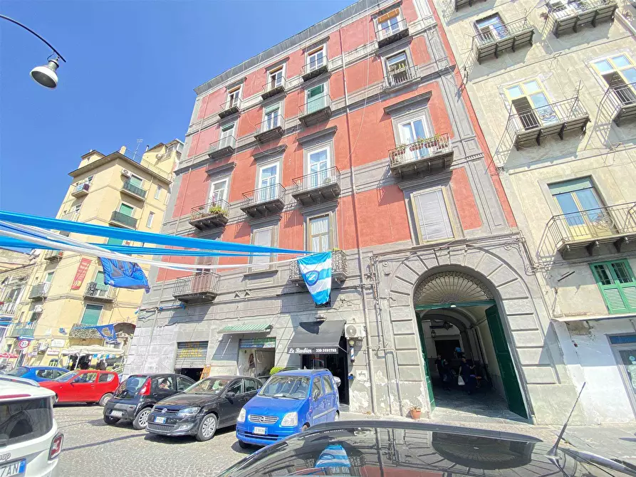 Immagine 1 di Attività commerciale in affitto  a Napoli