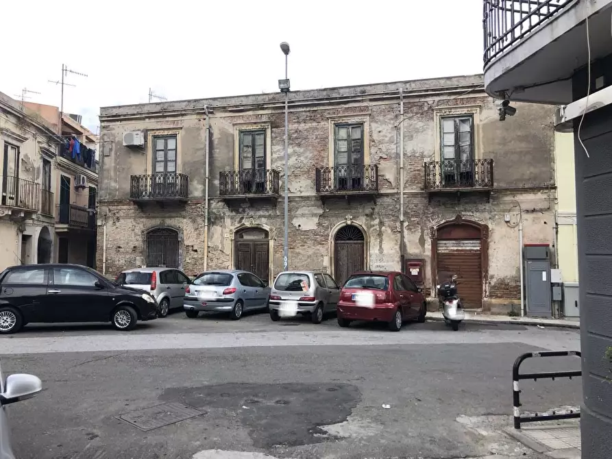 Immagine 1 di Palazzo in vendita  in Via Comunale Bordonaro a Messina