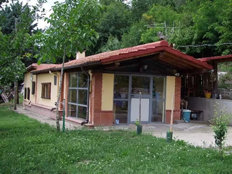 Immagine 1 di Villa in vendita  a Dicomano