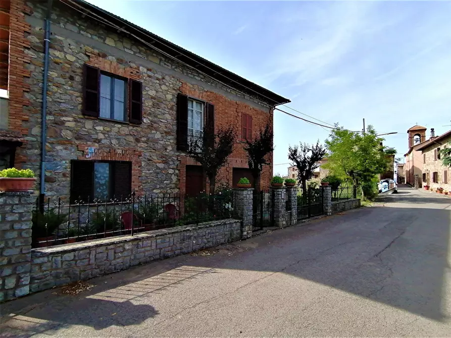 Immagine 1 di Villa in vendita  in Cantone a Montegabbione