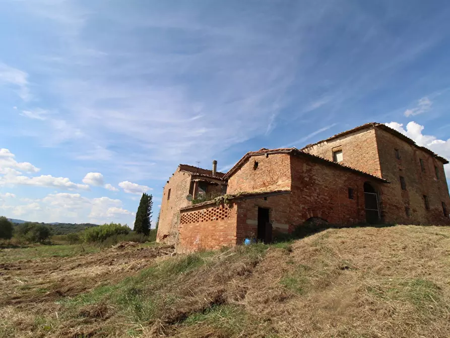 Immagine 1 di Casa indipendente in vendita  a Siena