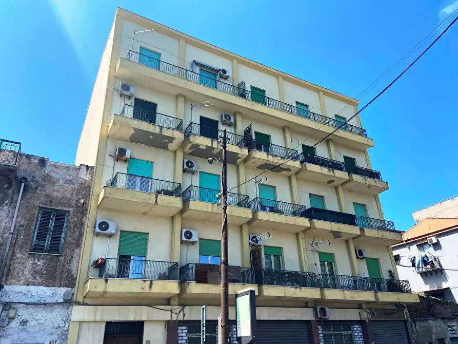 Immagine 1 di Appartamento in vendita  in corso dei mille, a Palermo