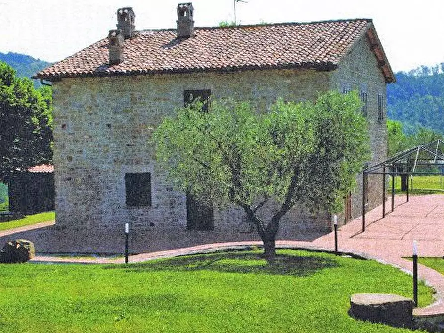 Immagine 1 di Agriturismo in vendita  a Gubbio