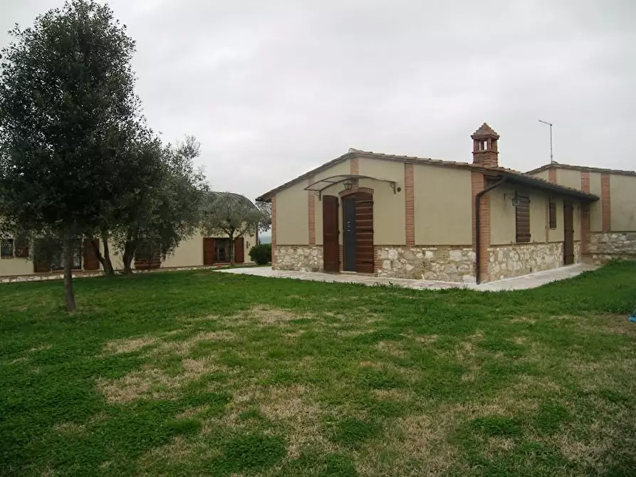 Immagine 1 di Casa indipendente in vendita  a Asciano