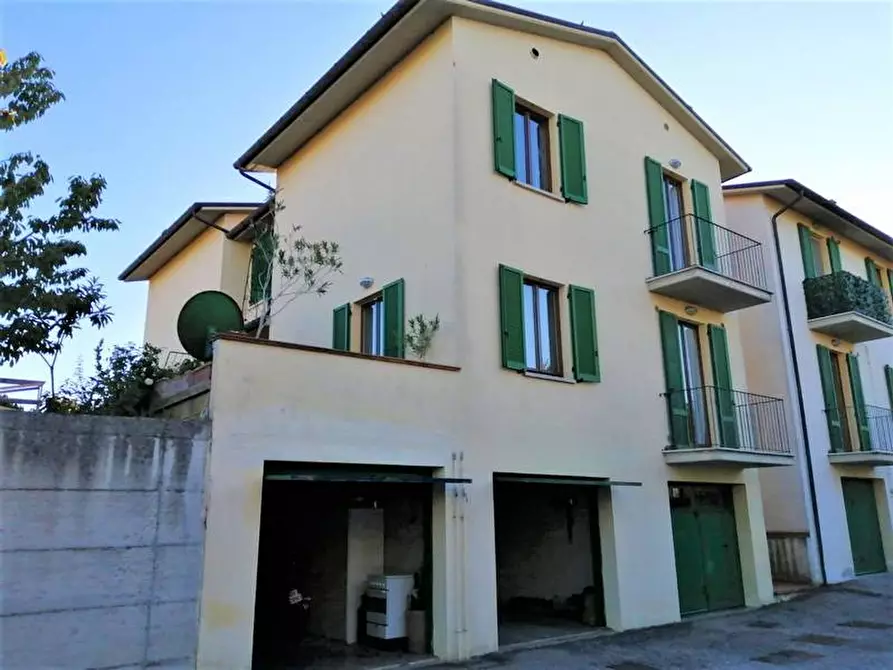 Immagine 1 di Villa in vendita  a Foiano Della Chiana