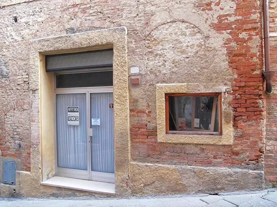 Immagine 1 di Negozio in vendita  a Torrita Di Siena