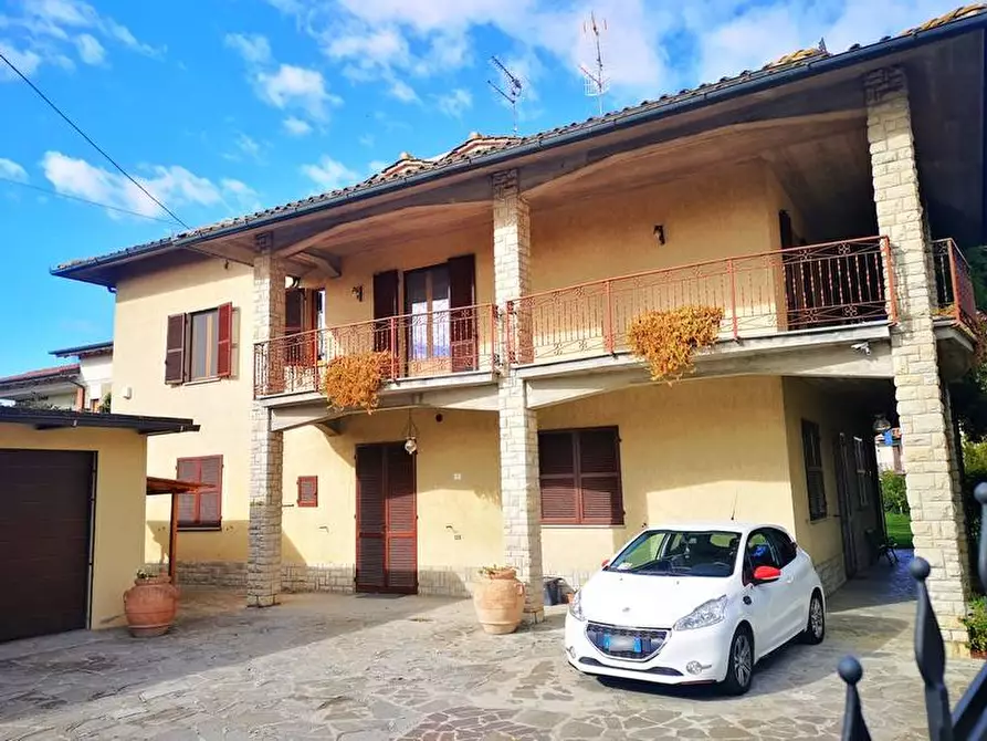 Immagine 1 di Villa in vendita  a Torrita Di Siena
