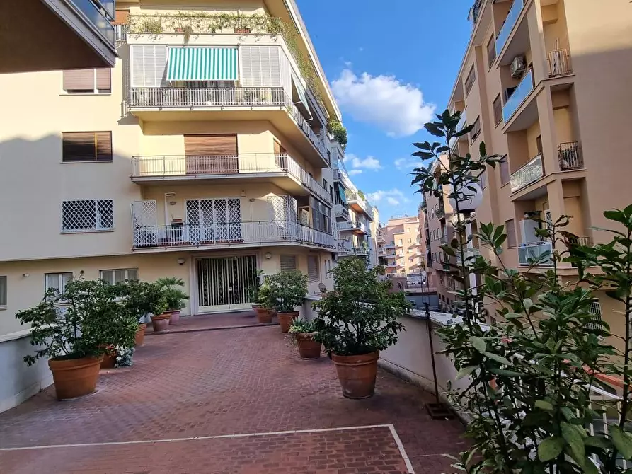 Immagine 1 di Appartamento in vendita  in Via Filippo Nicolai a Roma