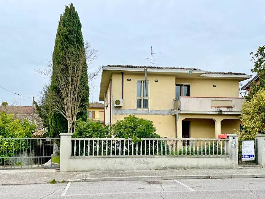 Immagine 1 di Villa in vendita  a Commessaggio