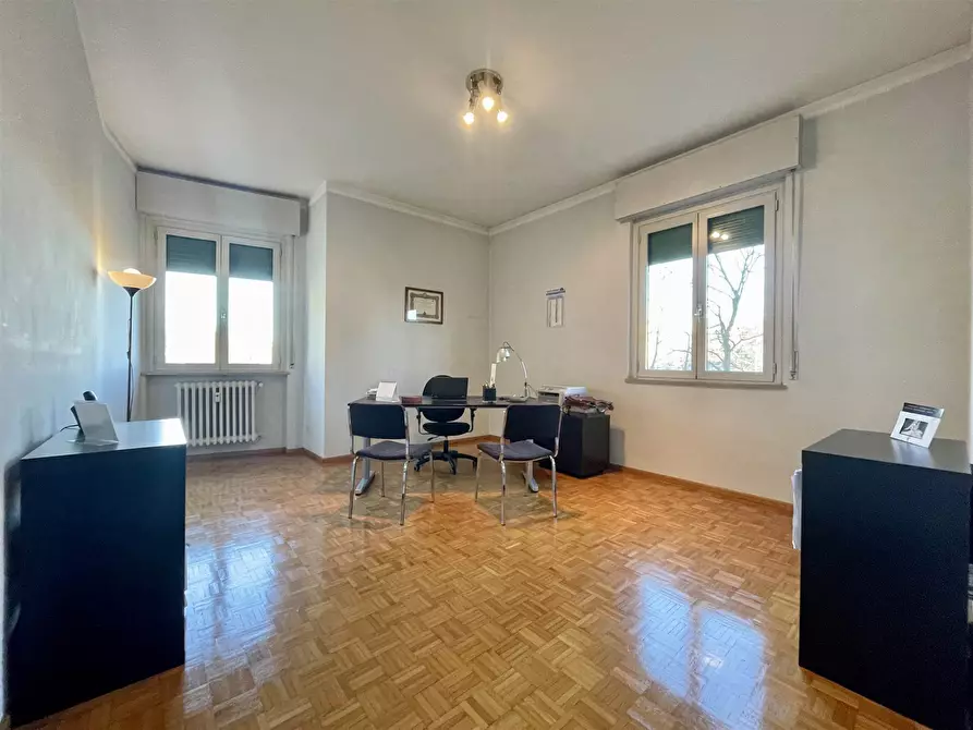 Immagine 1 di Ufficio in affitto  in VIALE MONTELLO a Mantova
