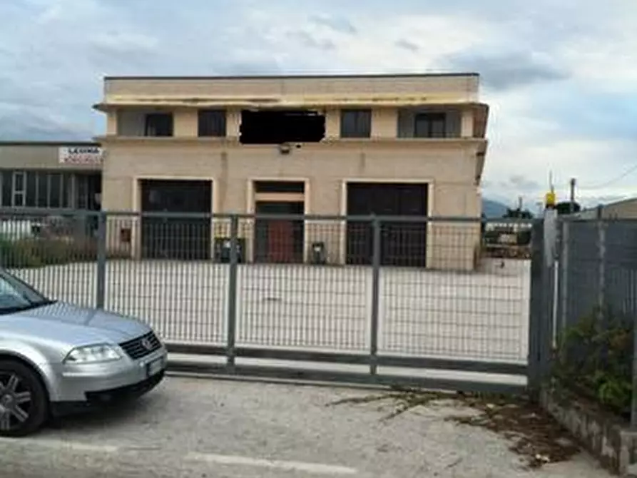 Immagine 1 di Magazzino in vendita  in Loc. Paciana a Foligno