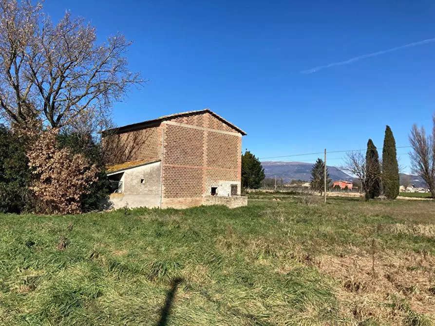 Immagine 1 di Terreno edificabile in vendita  a Foligno