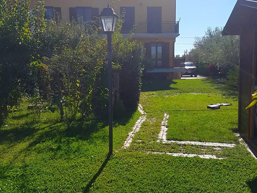 Immagine 1 di Villa in vendita  a Alfano