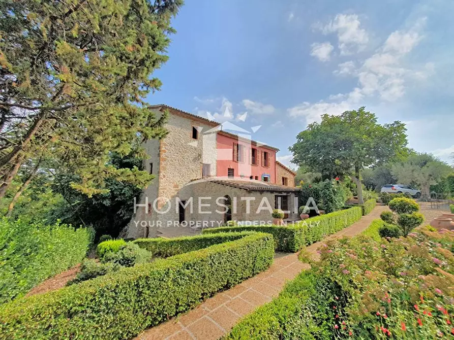 Immagine 1 di Villa in vendita  a Bomarzo