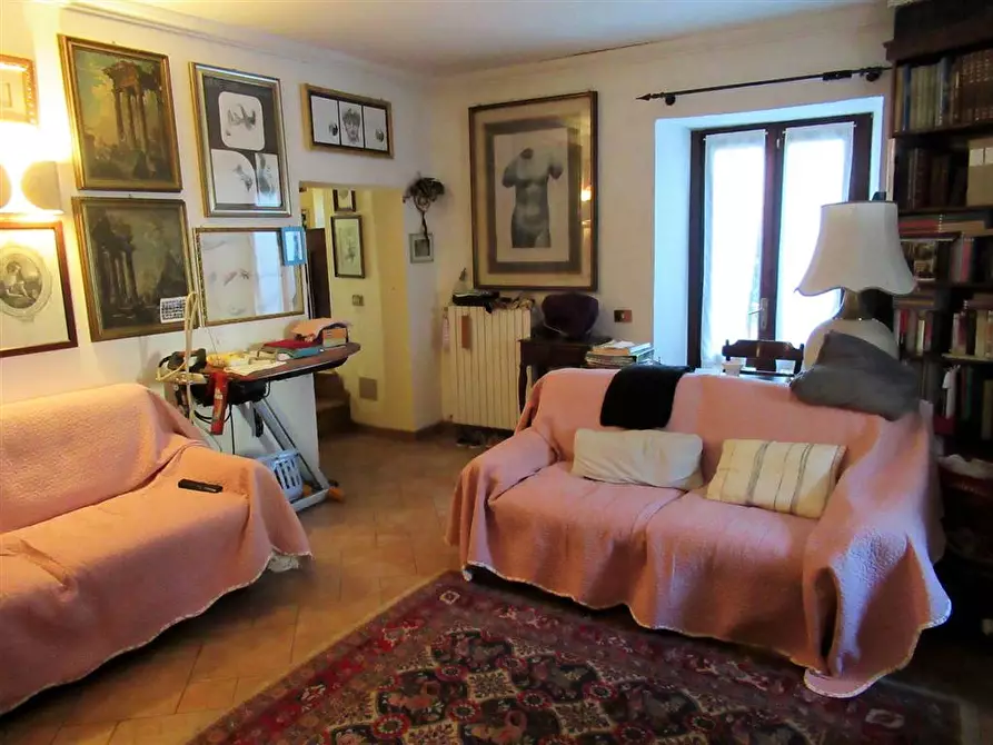Immagine 1 di Villa in vendita  in delle molere a Vigano'