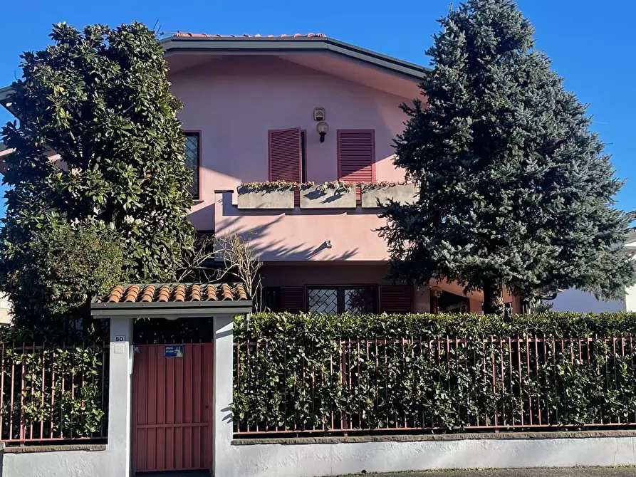 Immagine 1 di Villa in vendita  in via della vittoria a Zibido San Giacomo