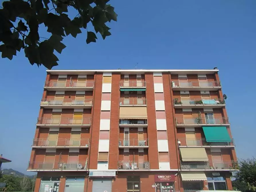 Immagine 1 di Appartamento in vendita  in via sirtori a Casatenovo