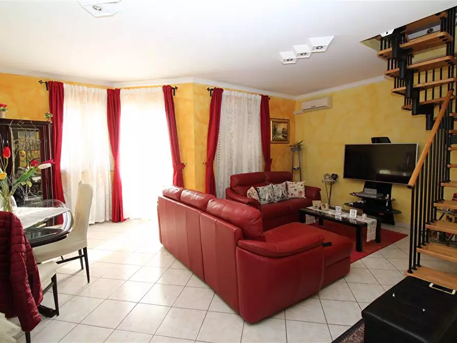 Immagine 1 di Appartamento in vendita  in VIA GALENO a Carlentini