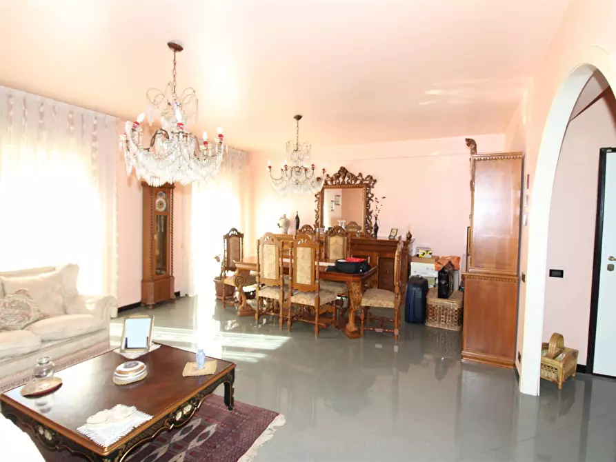 Immagine 1 di Appartamento in vendita  in VIA FALCONE a Carlentini