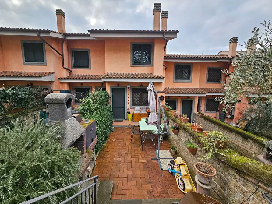 Immagine 1 di Villa in vendita  a Canale Monterano