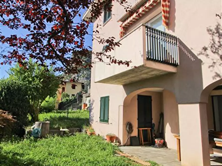 Immagine 1 di Villa in vendita  in Via Campanile a Calolziocorte