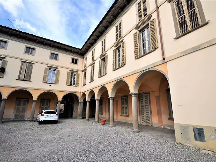 Immagine 1 di Appartamento in vendita  in Via Vittorio Emanuele a Almenno San Bartolomeo