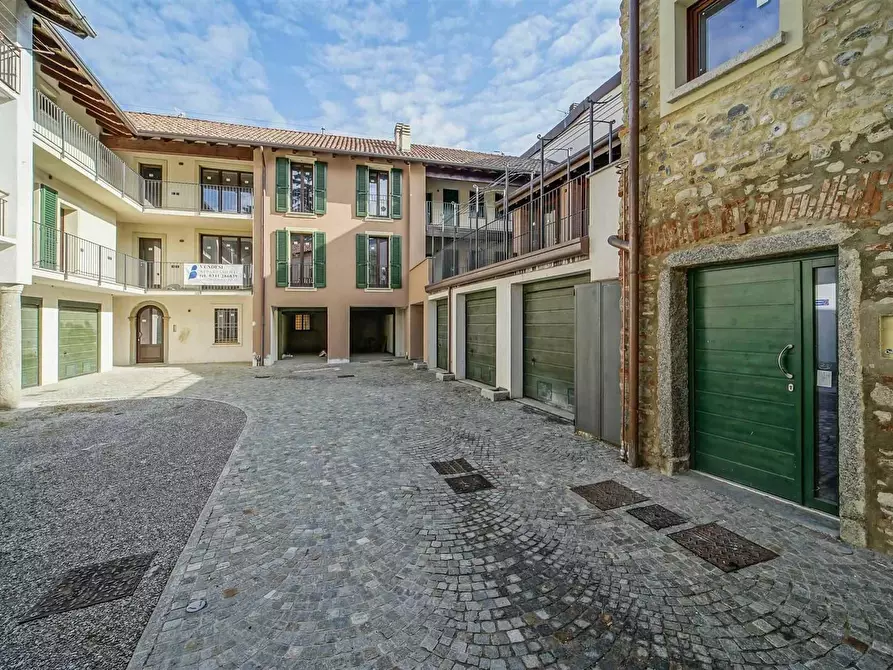 Immagine 1 di Appartamento in vendita  in via sant antonio a Brivio