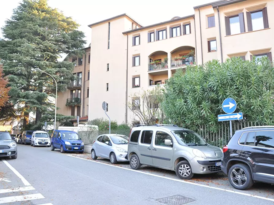 Immagine 1 di Ufficio in vendita  in Via pastrengo a Lecco