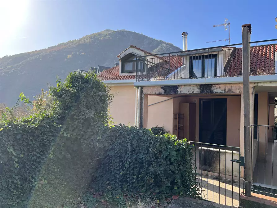 Immagine 1 di Appartamento in vendita  in VIA CAFARI a San Cipriano Picentino