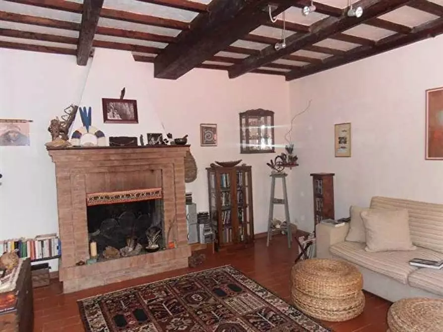 Immagine 1 di Appartamento in vendita  a Chiusdino