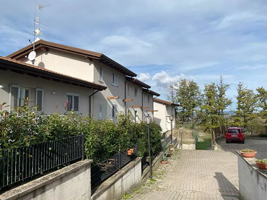 Immagine 1 di Villa in vendita  a Castiglione Dei Pepoli