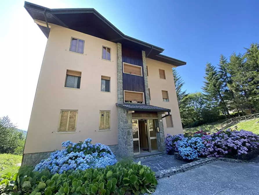 Immagine 1 di Appartamento in vendita  in VIA DEGLI DEI a San Benedetto Val Di Sambro