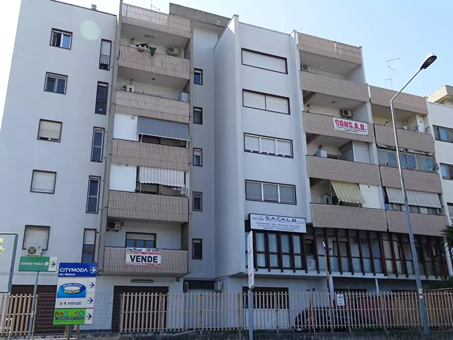 Immagine 1 di Ufficio in vendita  in Via Messenape a Bari
