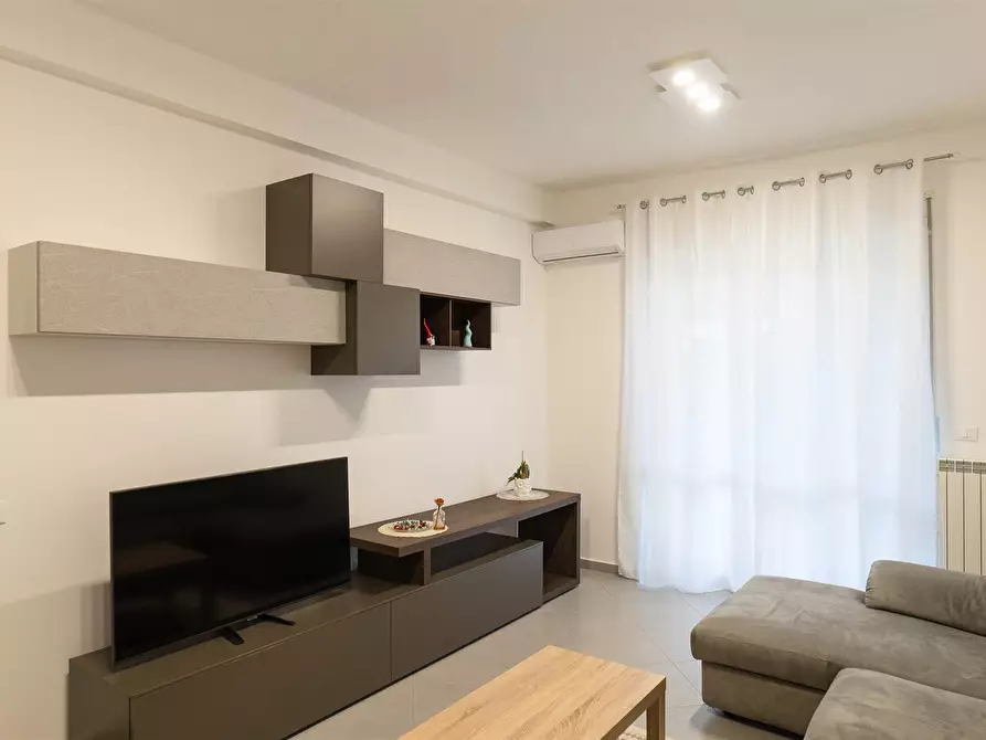 Immagine 1 di Appartamento in vendita  in via monticelli di fuorni a Salerno