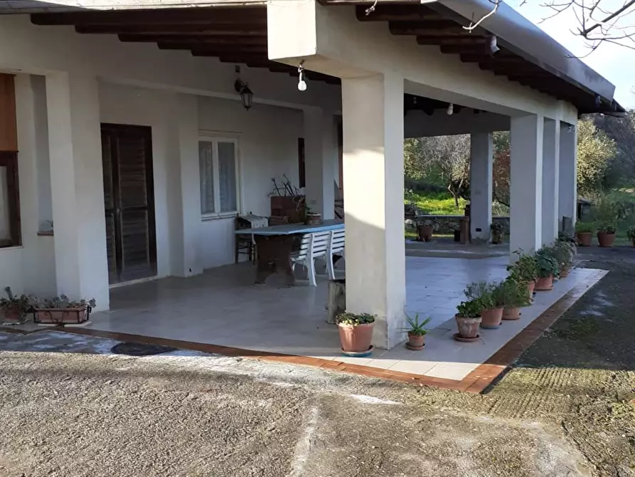 Immagine 1 di Villa in vendita  in C.DA DECANO a San Cataldo
