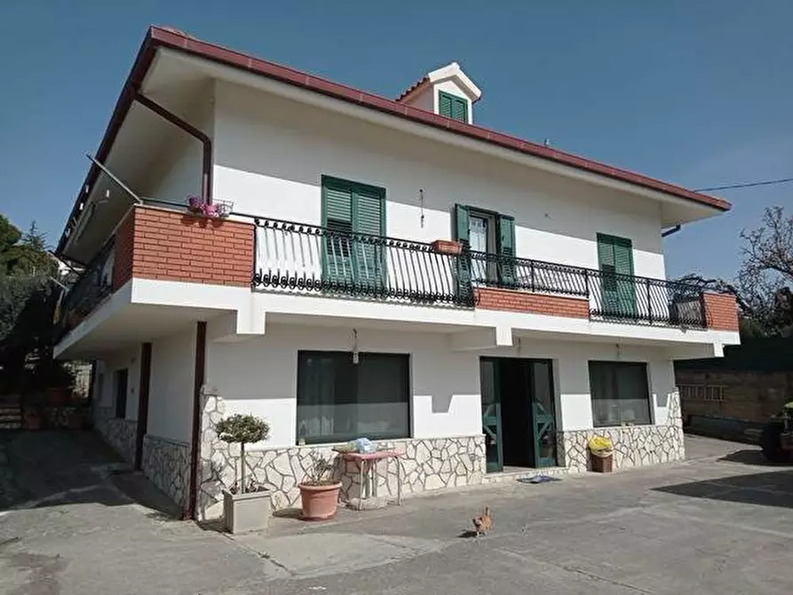 Immagine 1 di Villa in vendita  in VIA DUE FONTANE a Caltanissetta